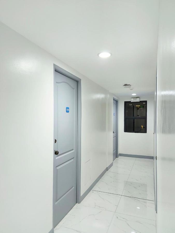 Hotel Airobedz Mckinley - Near Sm Aura Manila Exterior foto